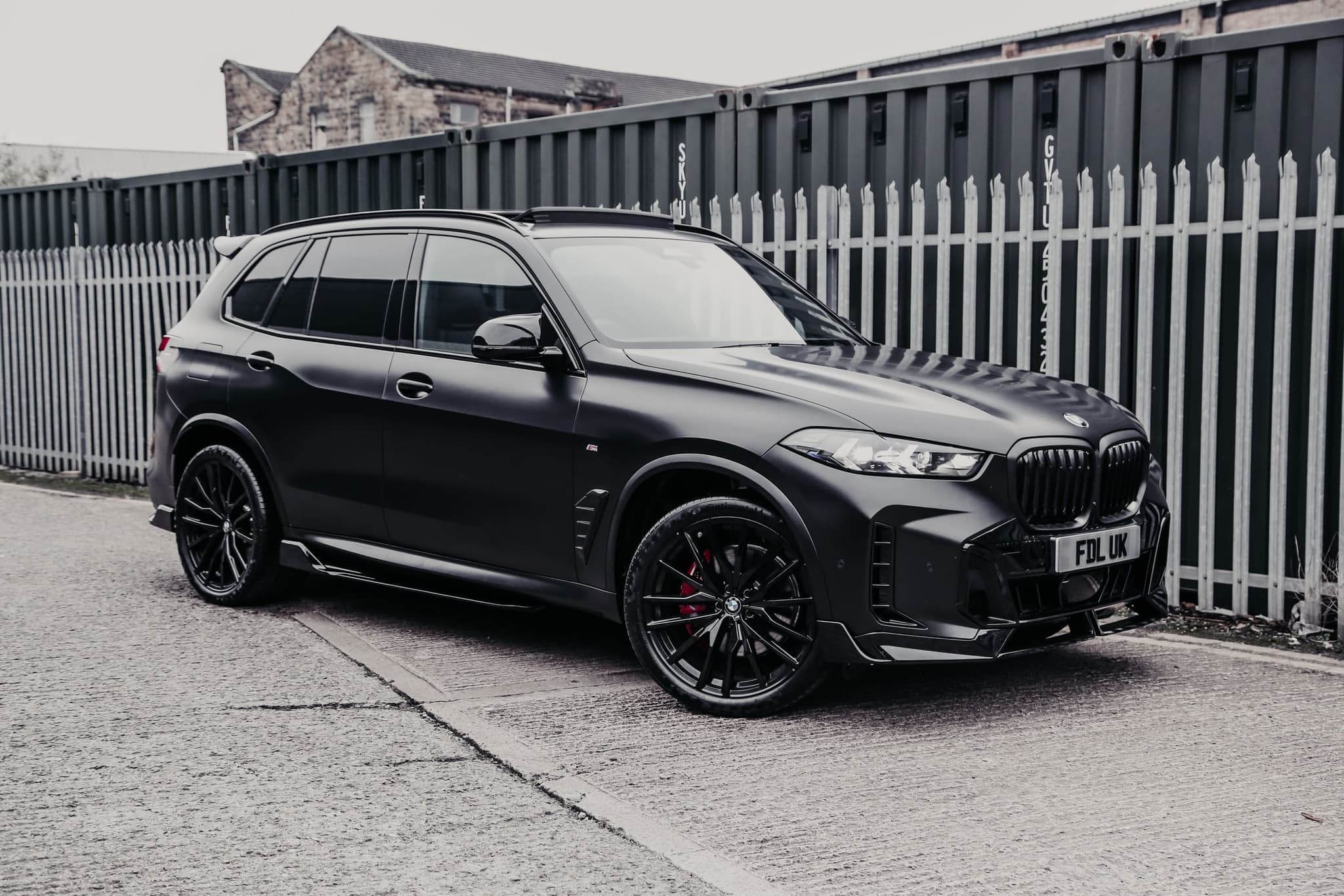 BMW X5 LCI Frozen Black still