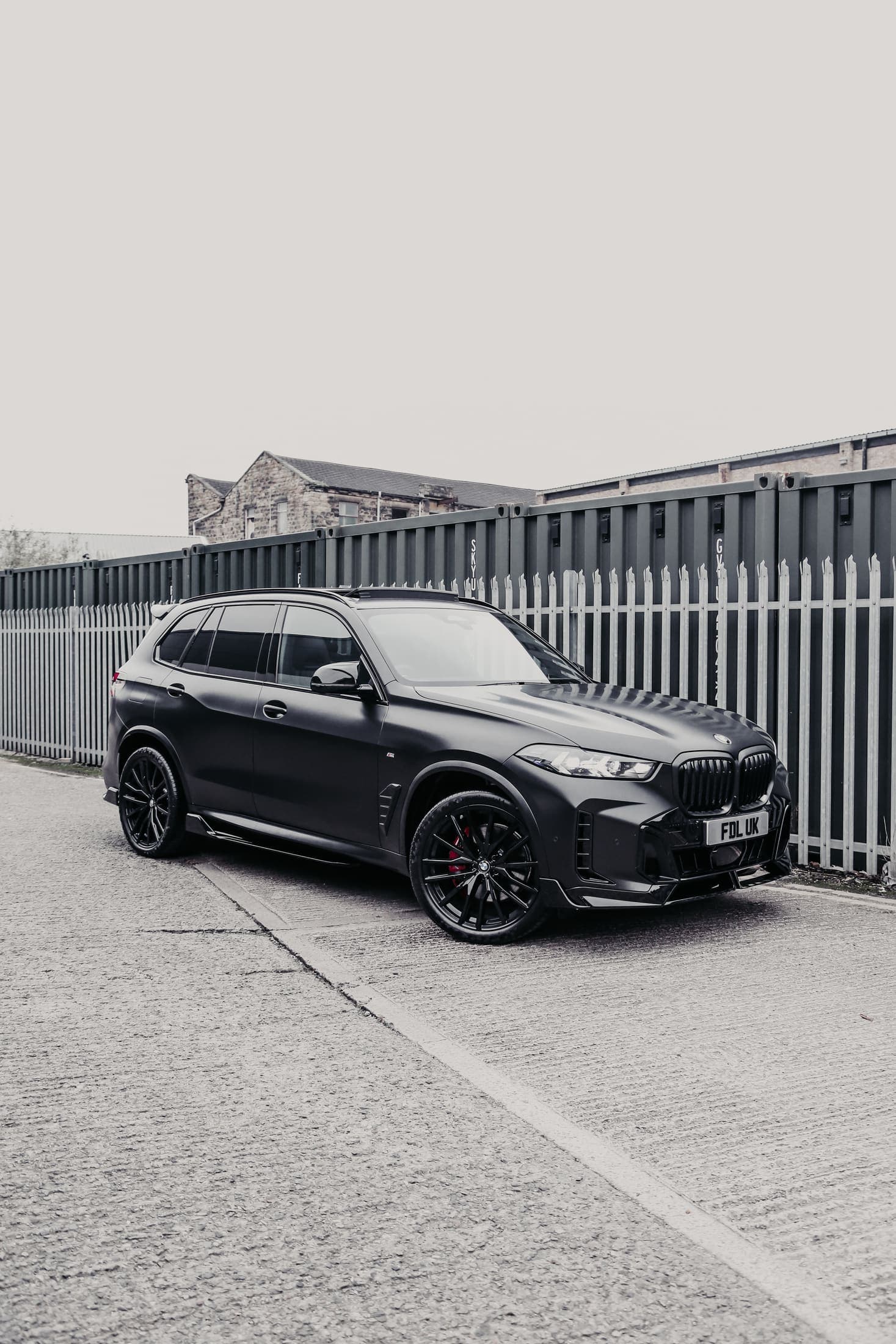 BMW X5 LCI Frozen Black still