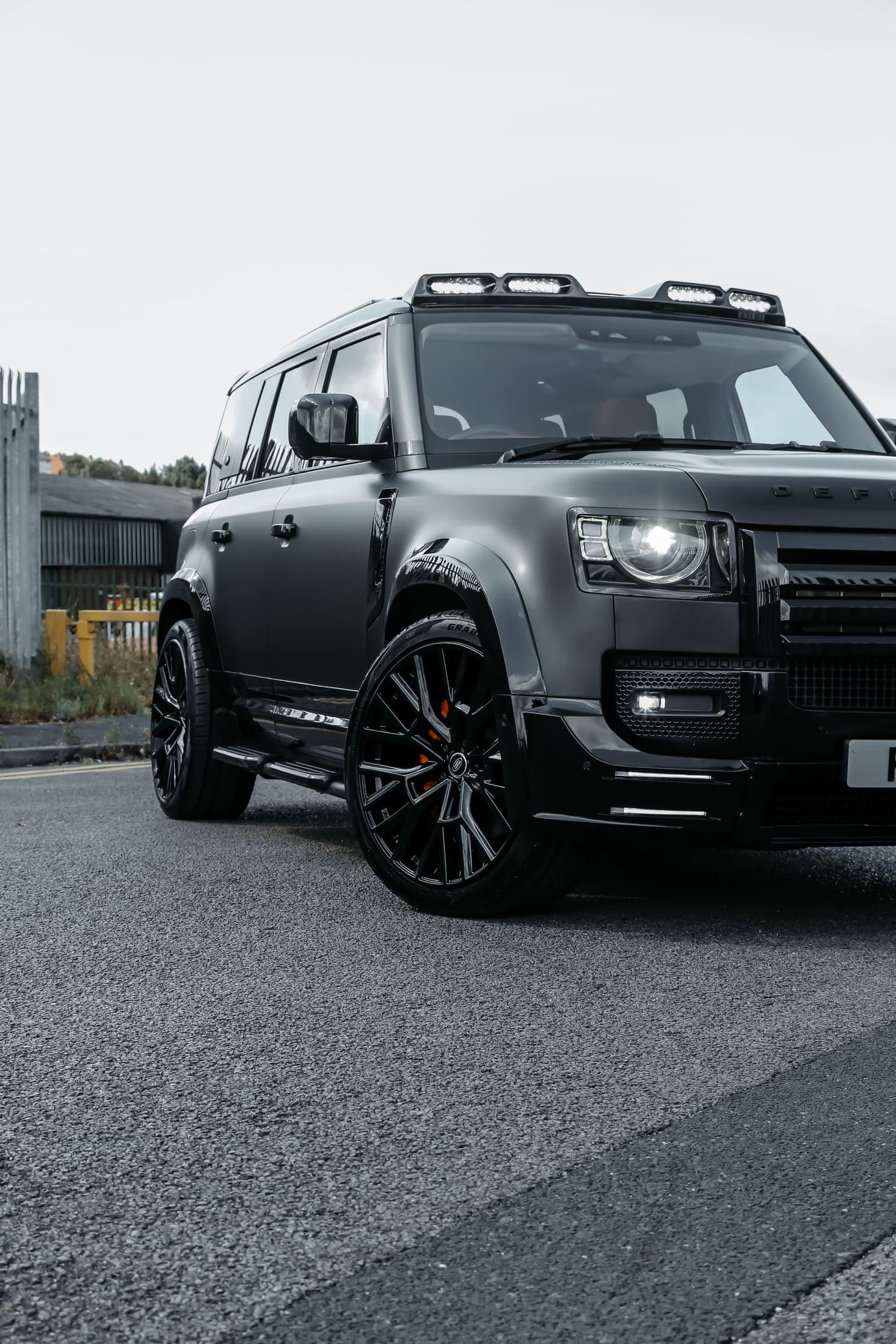 Defender LM Bodykit Satin Black still