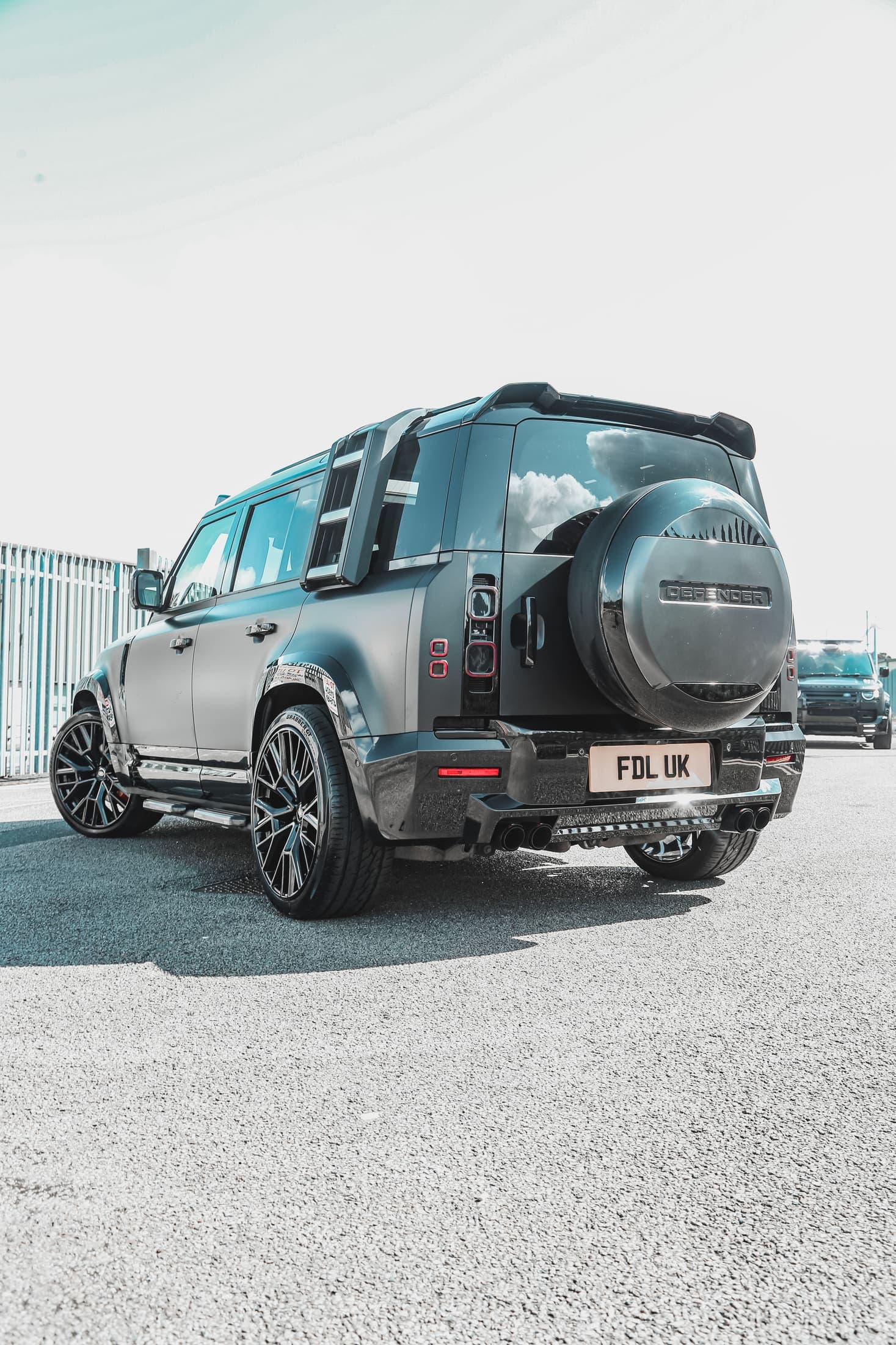 Defender LM Bodykit Satin Black still