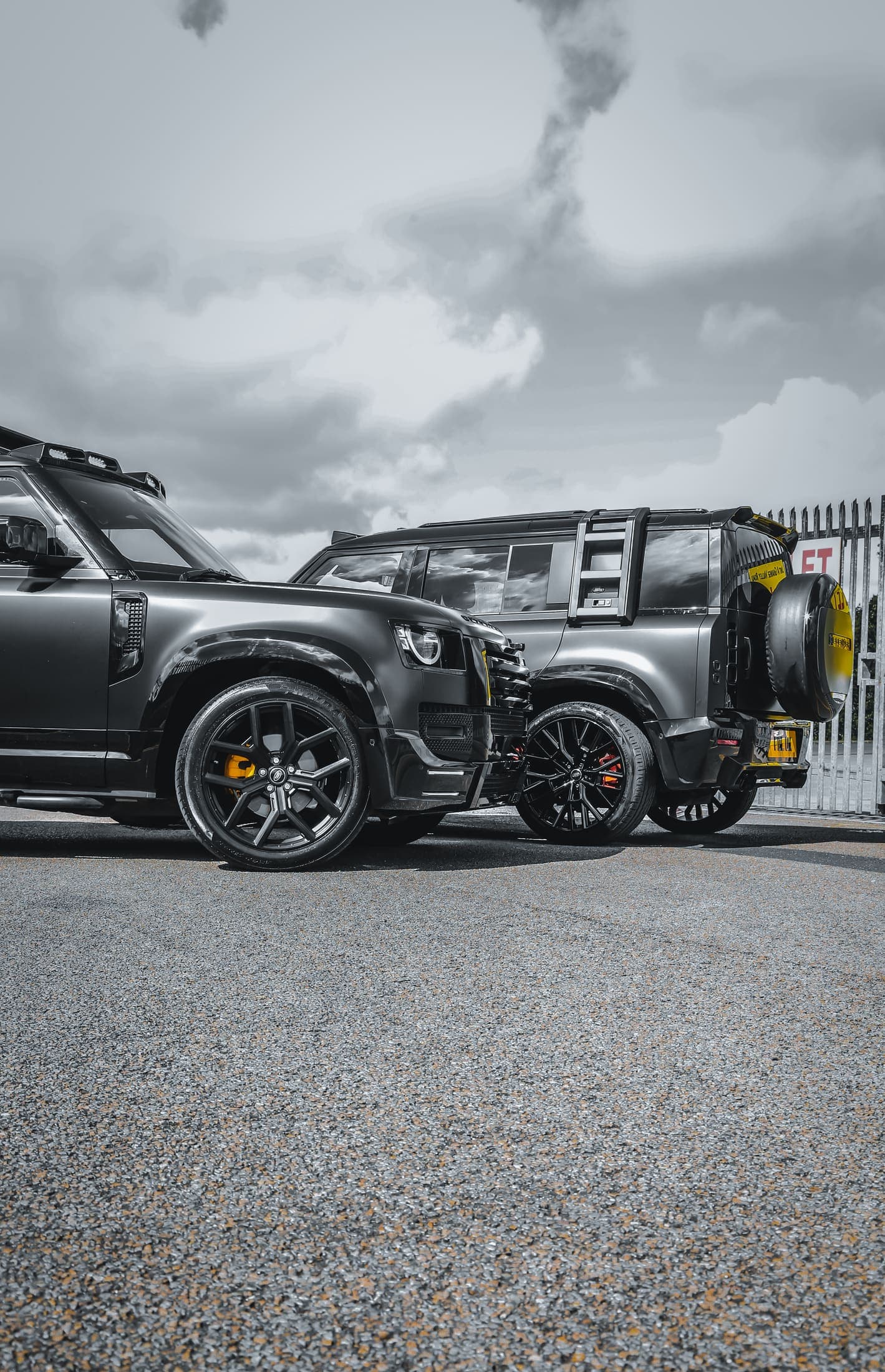 Defender LM Bodykit Satin Black still