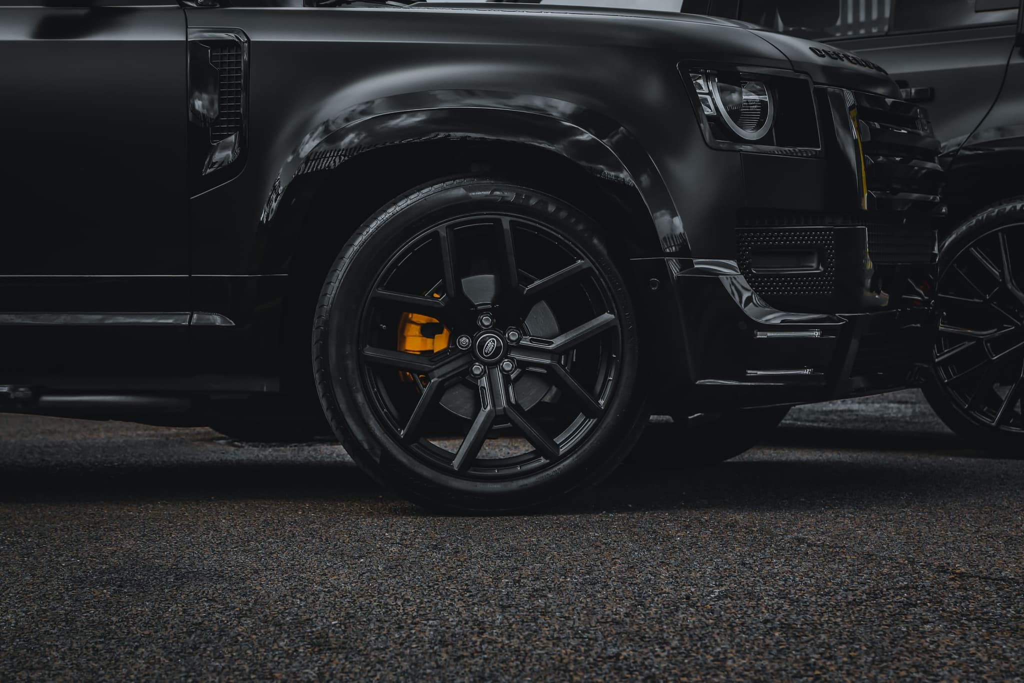 Defender LM Bodykit Satin Black still