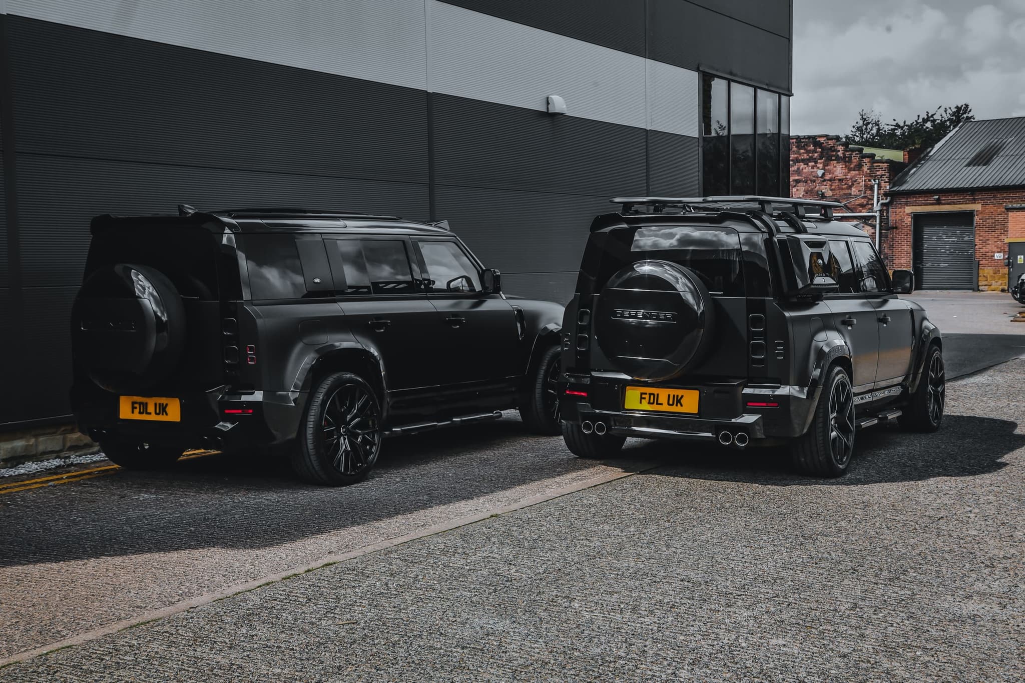 Defender LM Bodykit Satin Black still