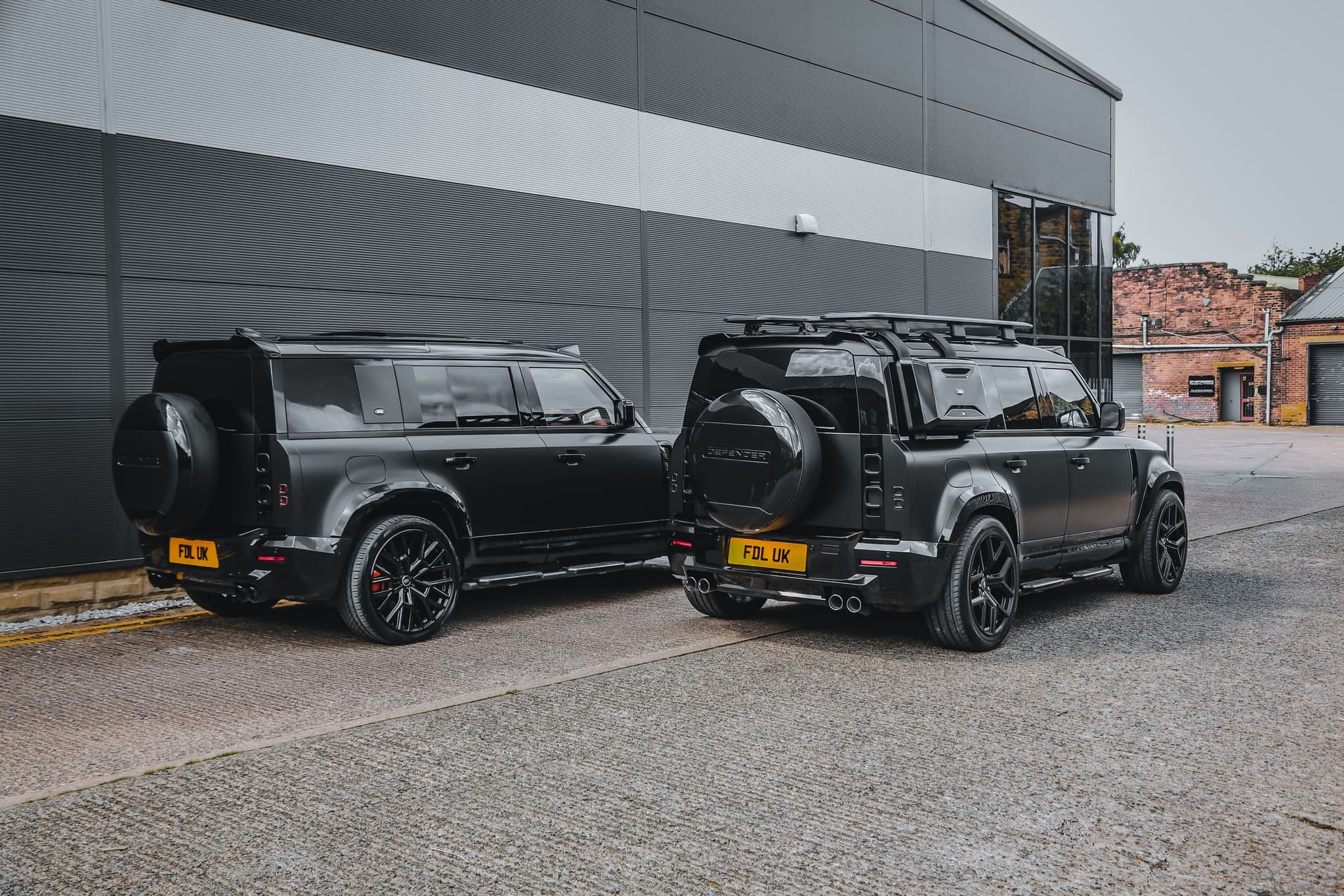Defender LM Bodykit Satin Black still