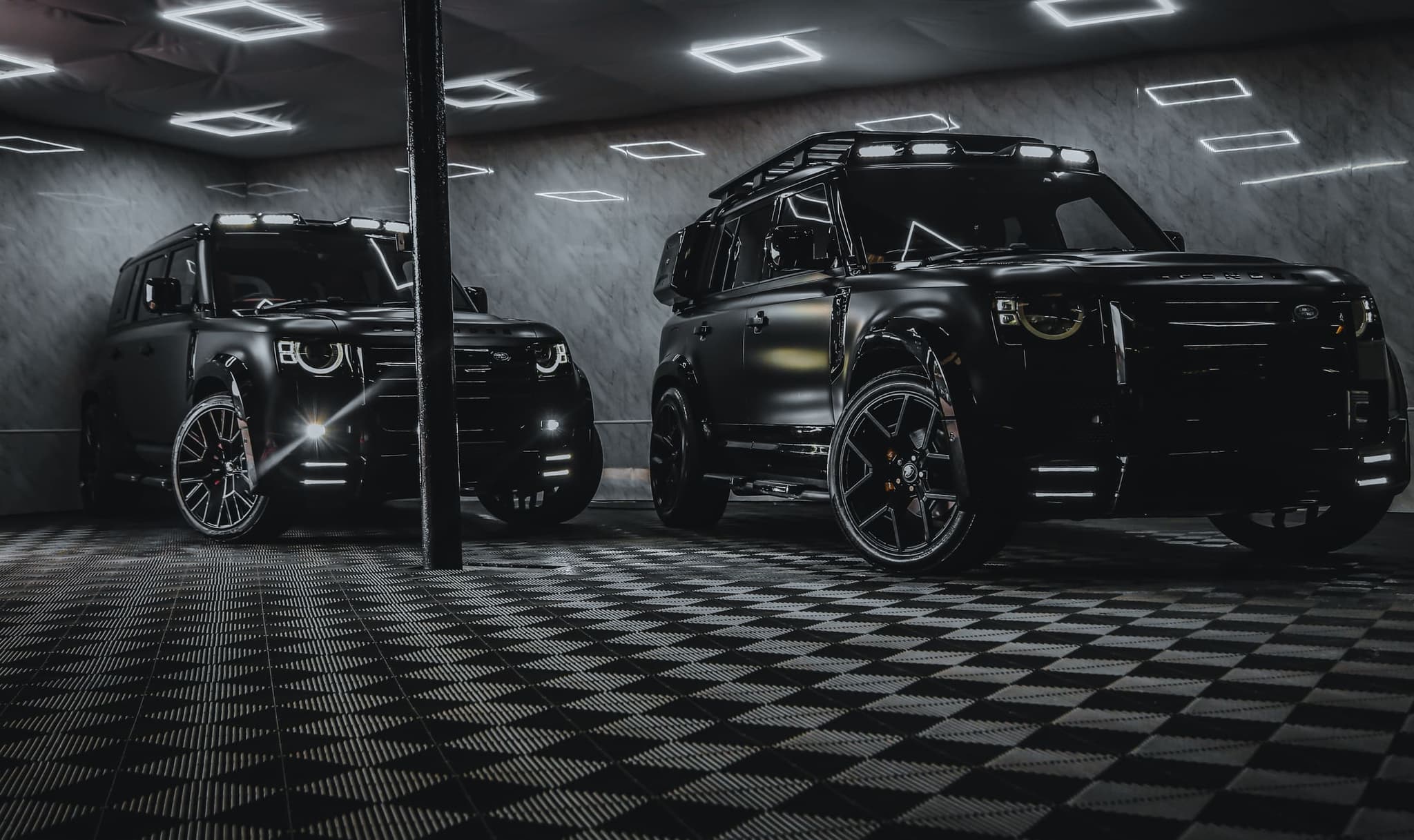 Defender LM Bodykit Satin Black still