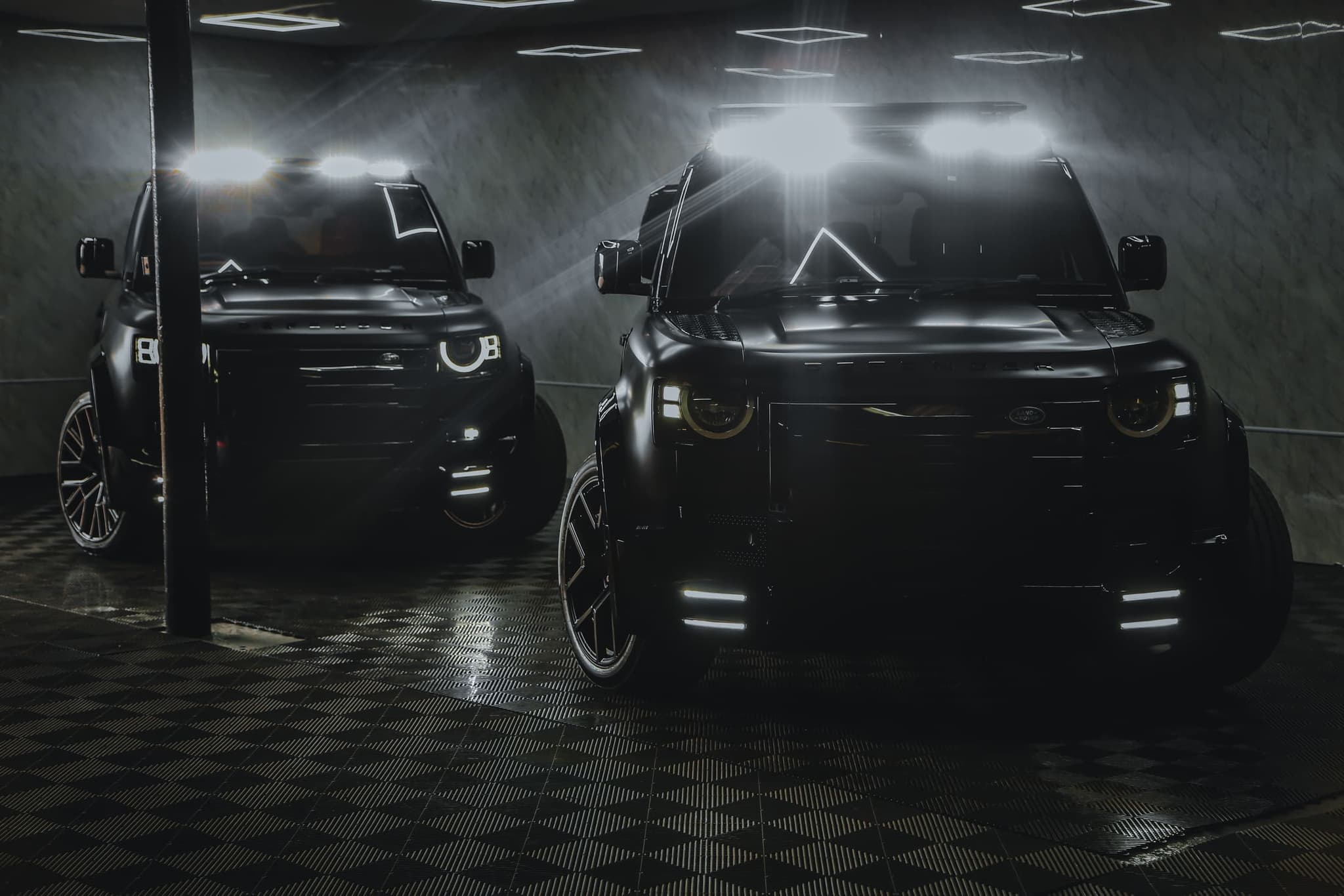 Defender LM Bodykit Satin Black still