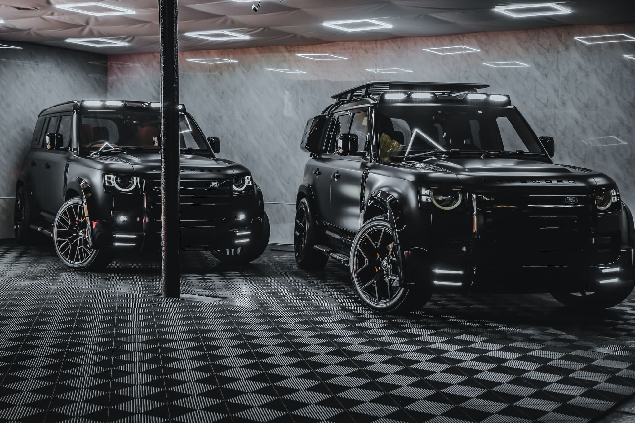 Defender LM Bodykit Satin Black still