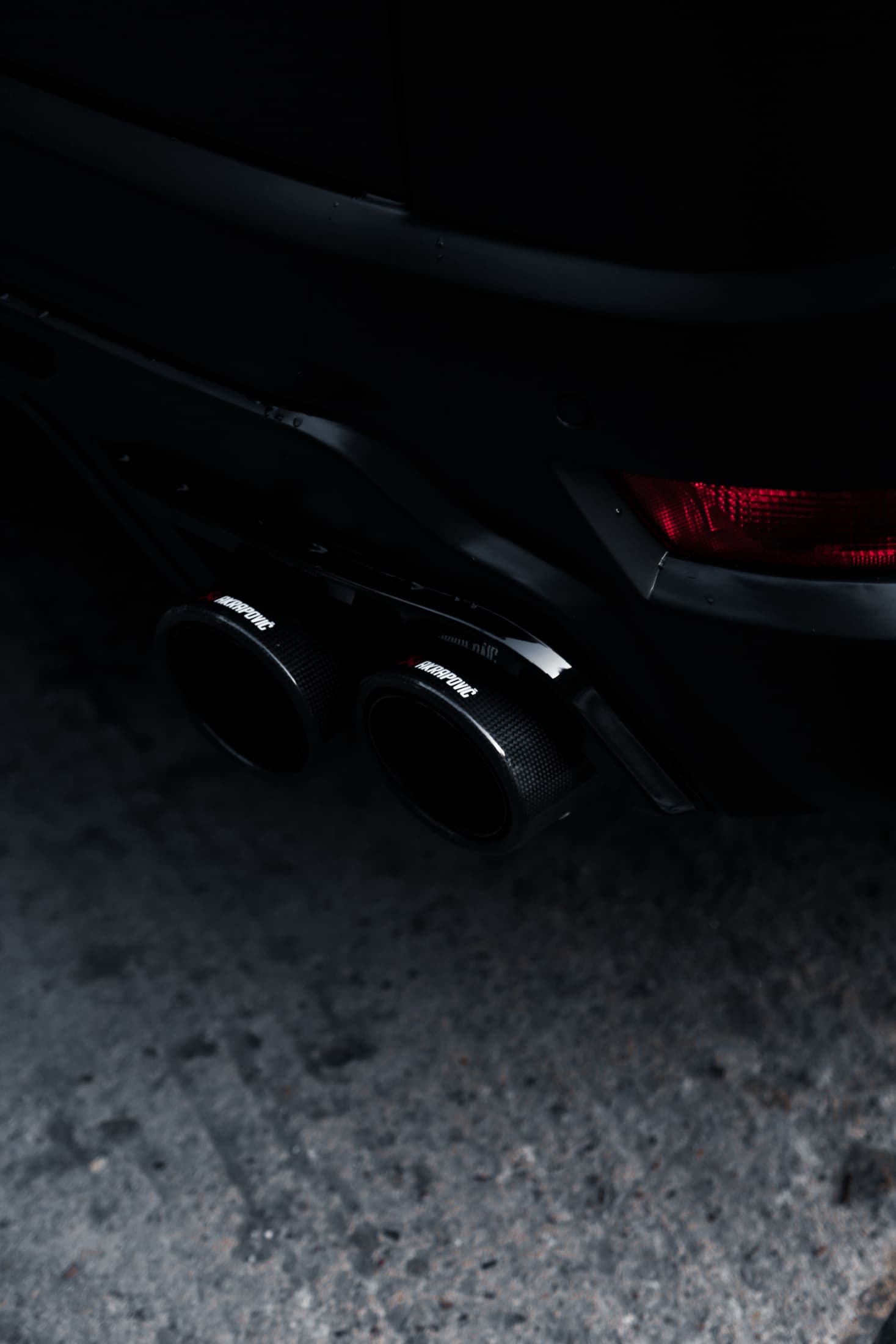 Range Rover Sport LM Satin Black still