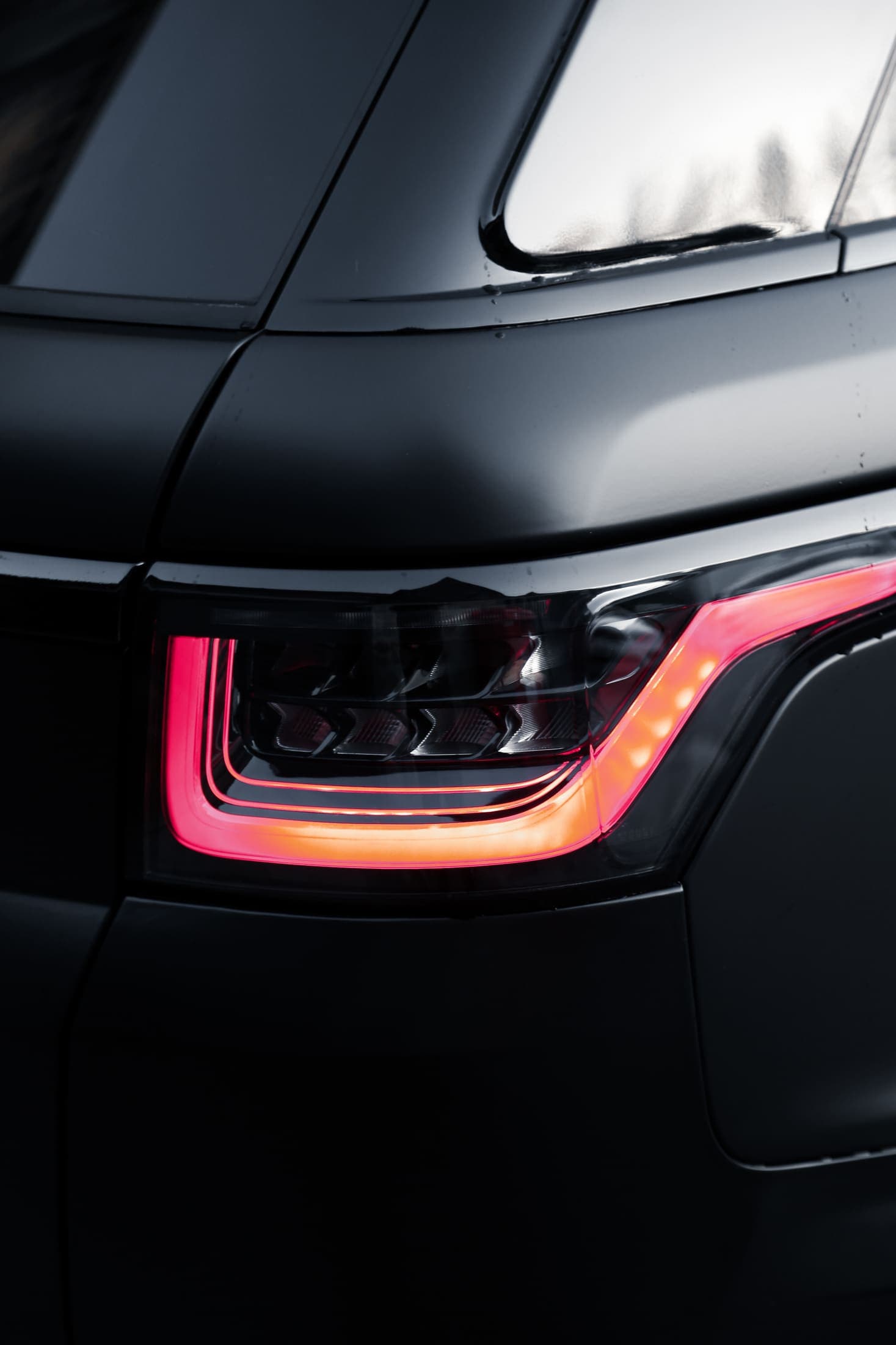 Range Rover Sport LM Satin Black still