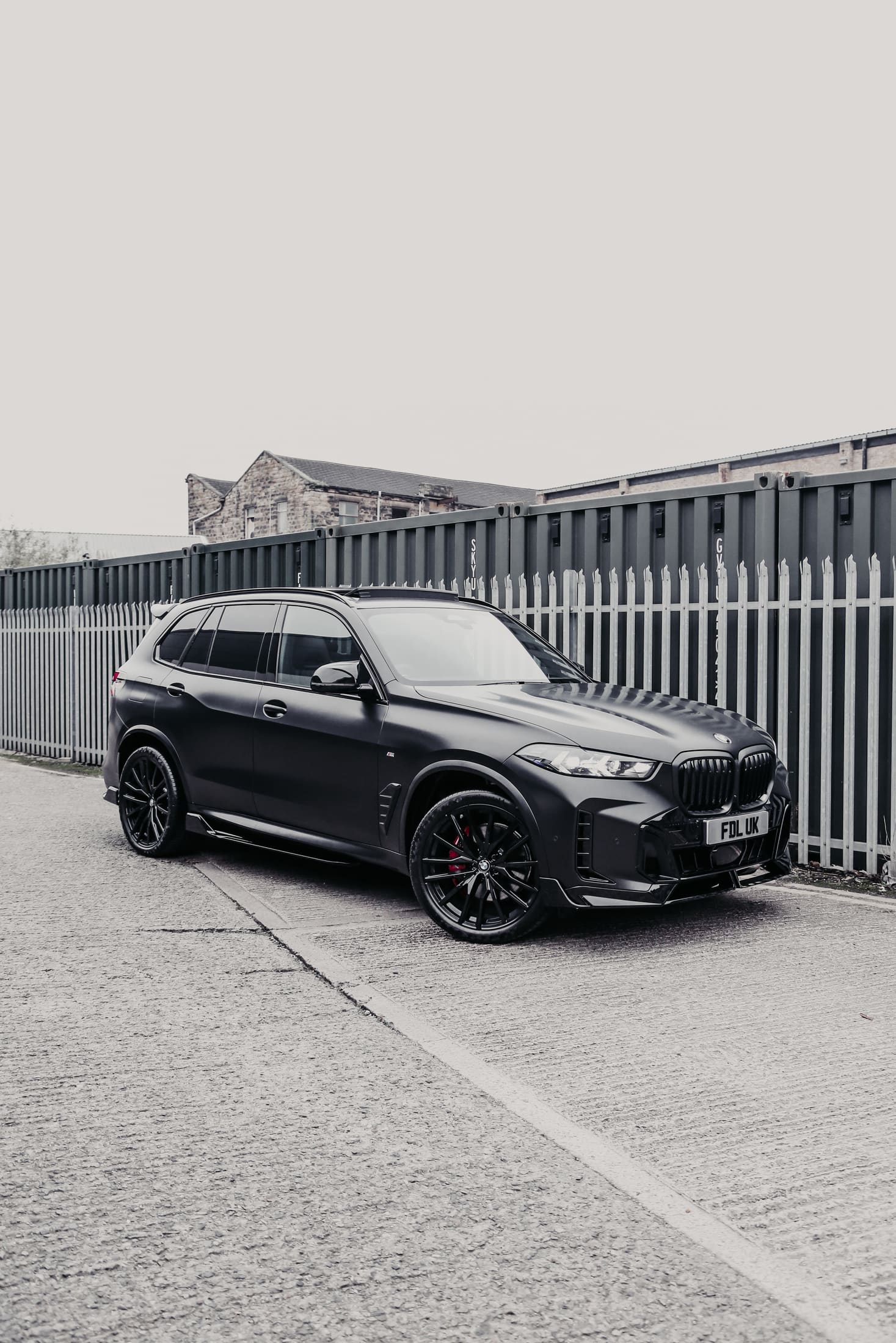 BMW X5 LCI Frozen Black still
