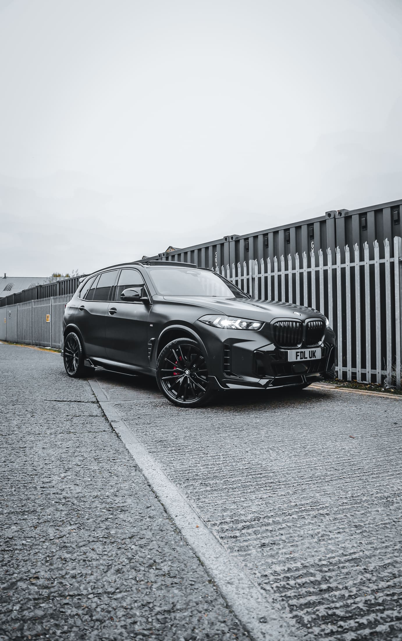 BMW X5 LCI Frozen Black still