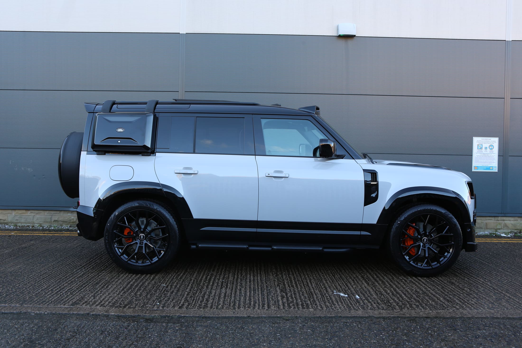 Defender Borasco Grey still