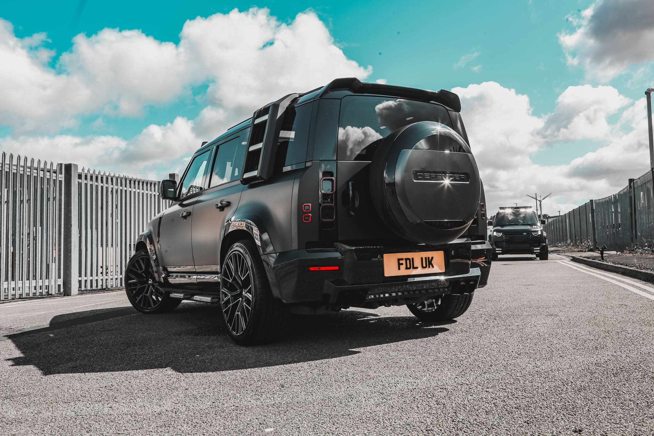 Defender LM Bodykit Satin Black still
