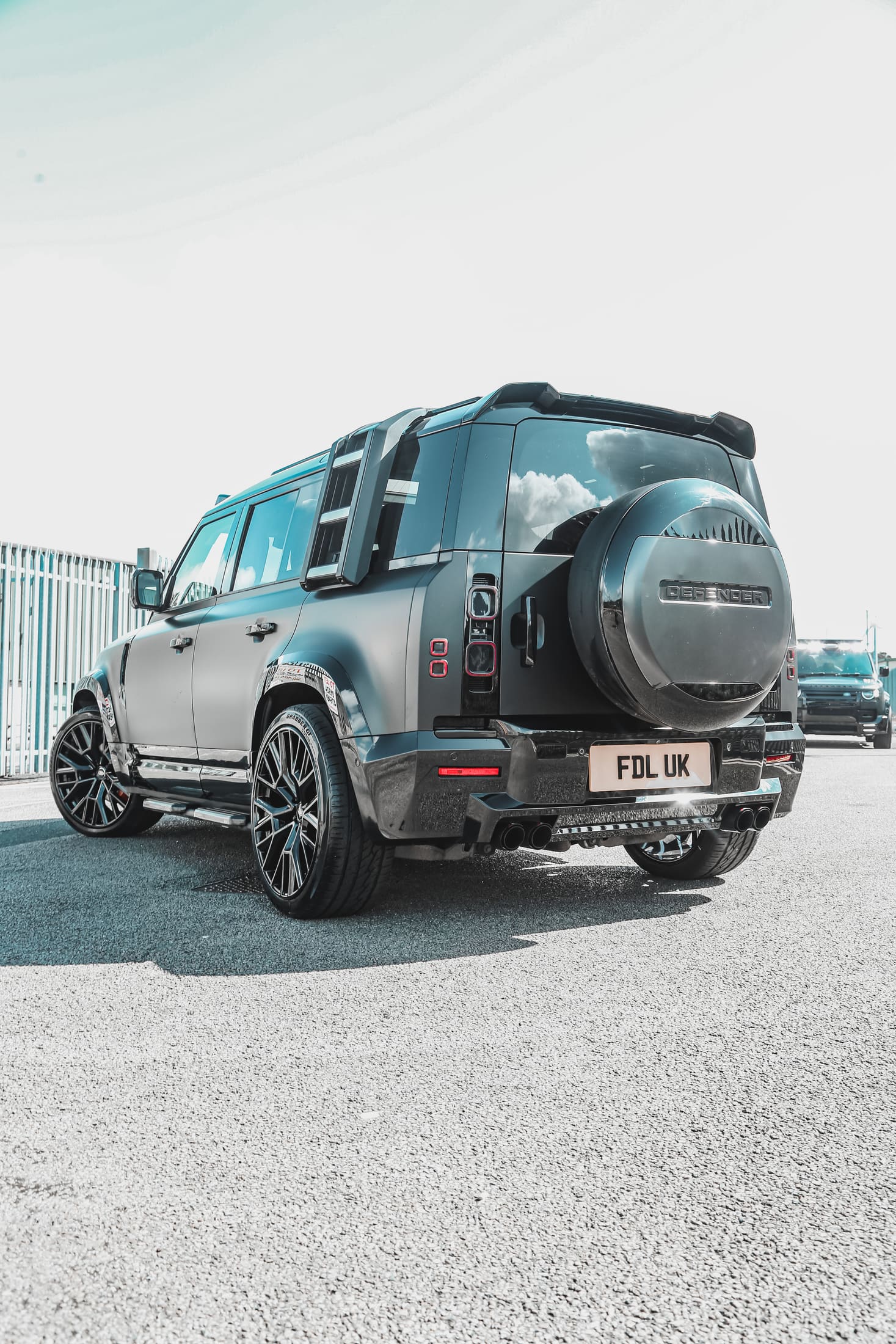 Defender LM Bodykit Satin Black still