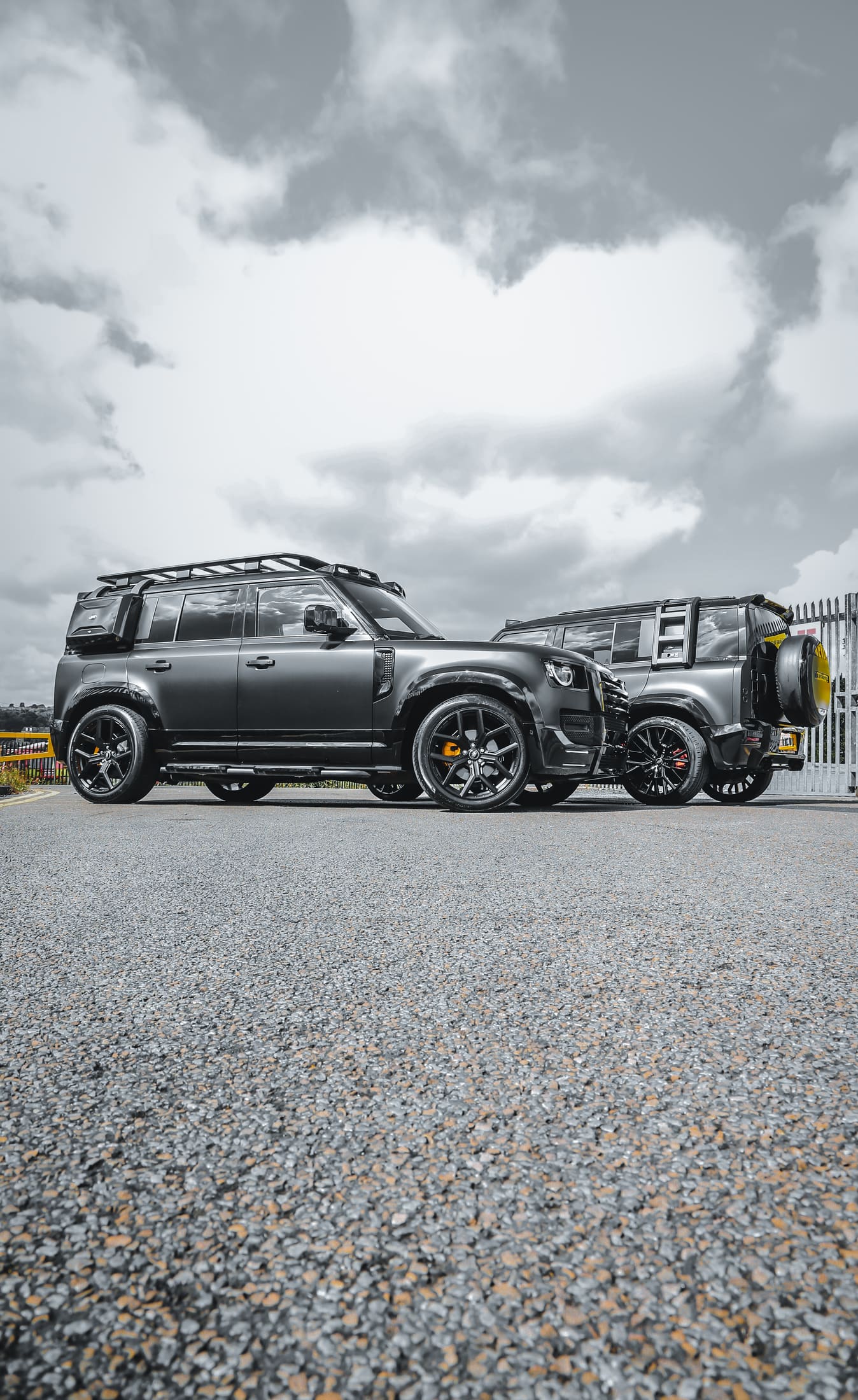 Defender LM Bodykit Satin Black still