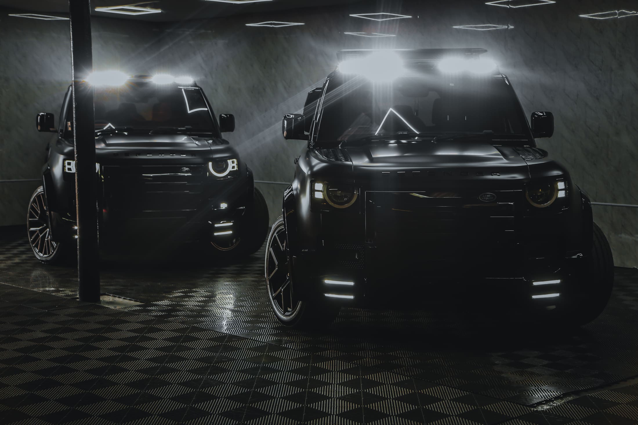 Defender LM Bodykit Satin Black still