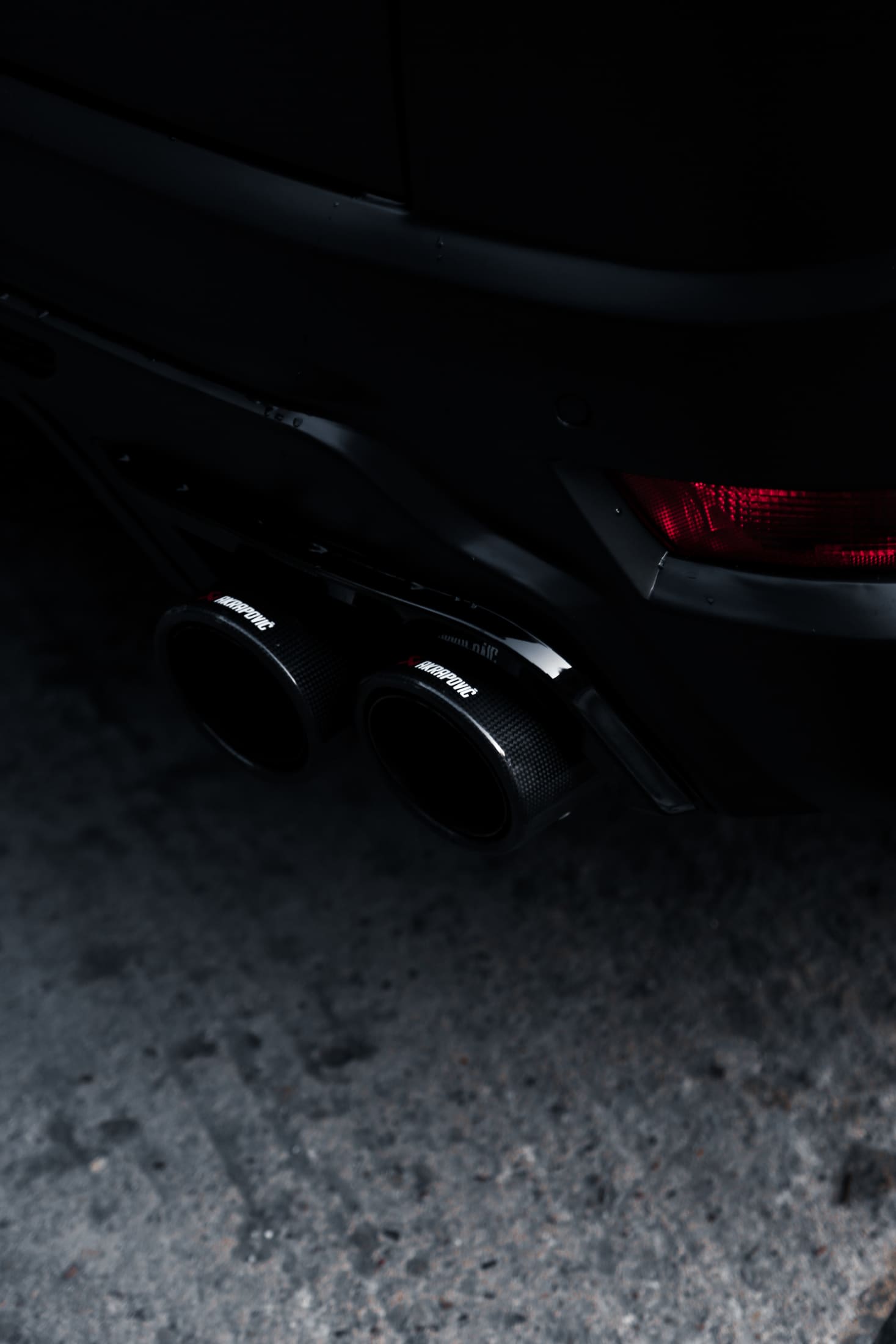 Range Rover Sport LM Satin Black still