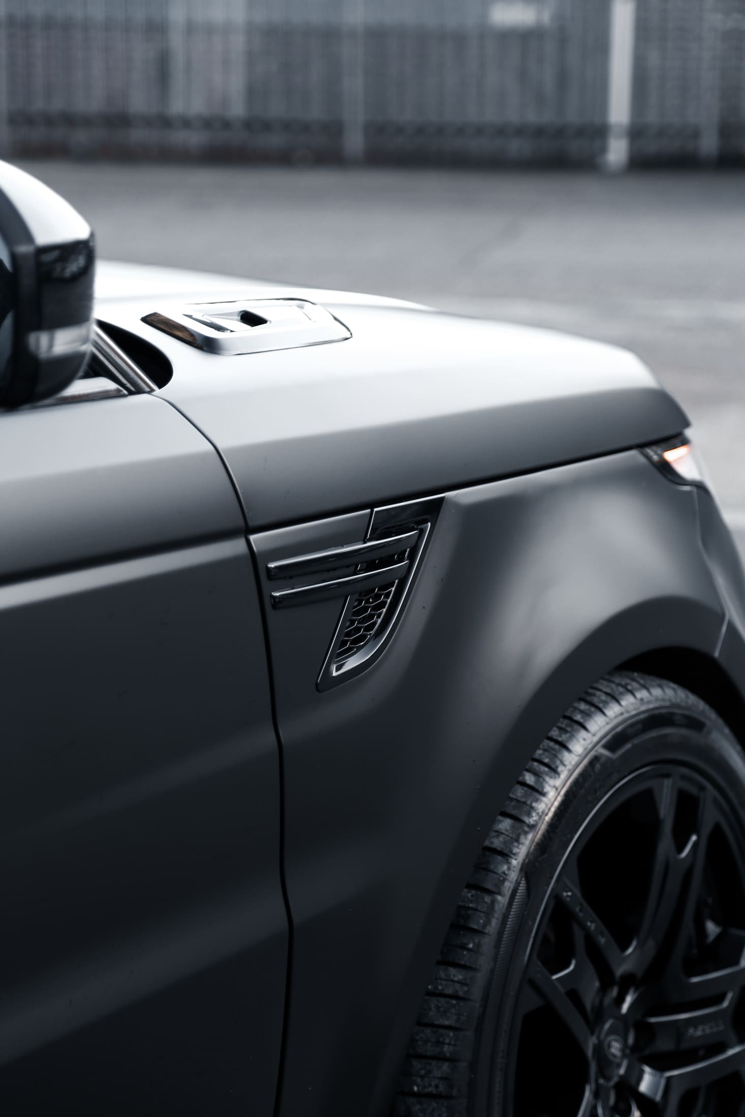 Range Rover Sport LM Satin Black still